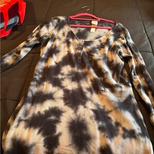 New Women’s dress by Pink.  Tie dye. Xl